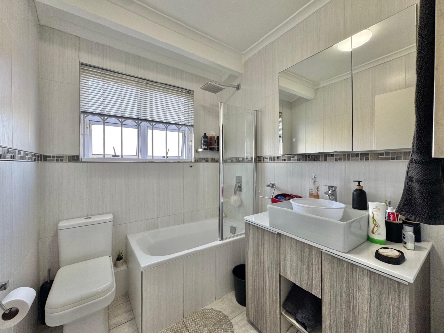 2 Bedroom Property for Sale in Kenilworth Western Cape